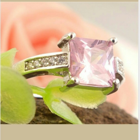 Jewelry - 🟢 5/45 Princess Cut Silver 925 Light Pink Ring